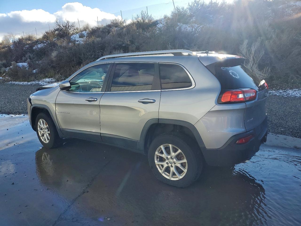 2014 JEEP CHEROKEE LATITUDE photo 2
