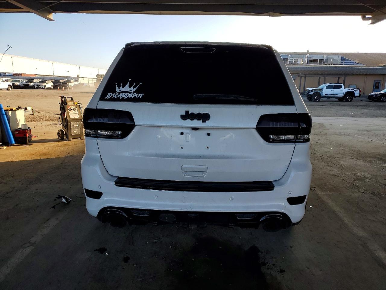 2019 JEEP GRAND CHEROKEE SRT-8 photo 16