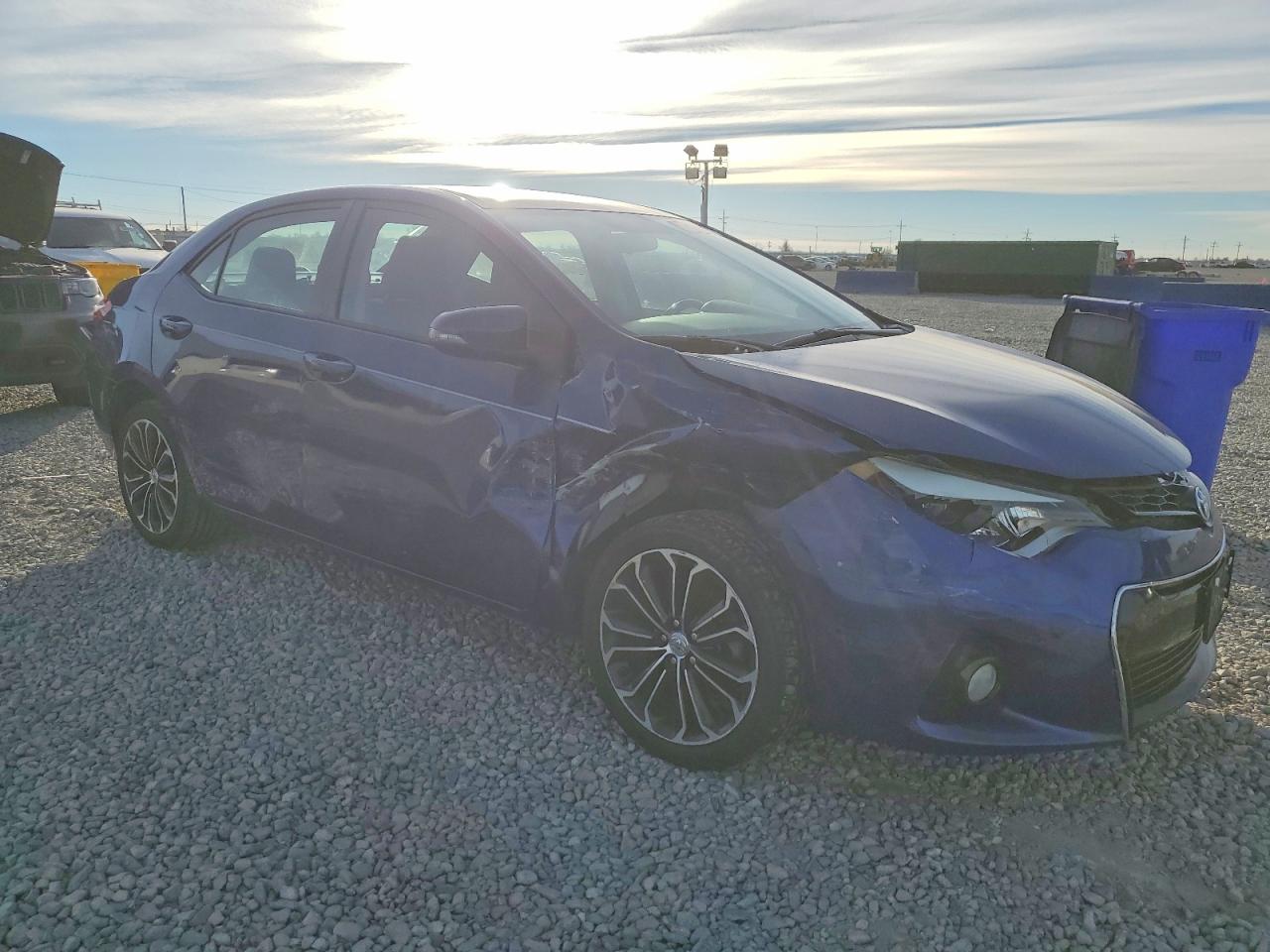 2015 TOYOTA COROLLA L photo 4