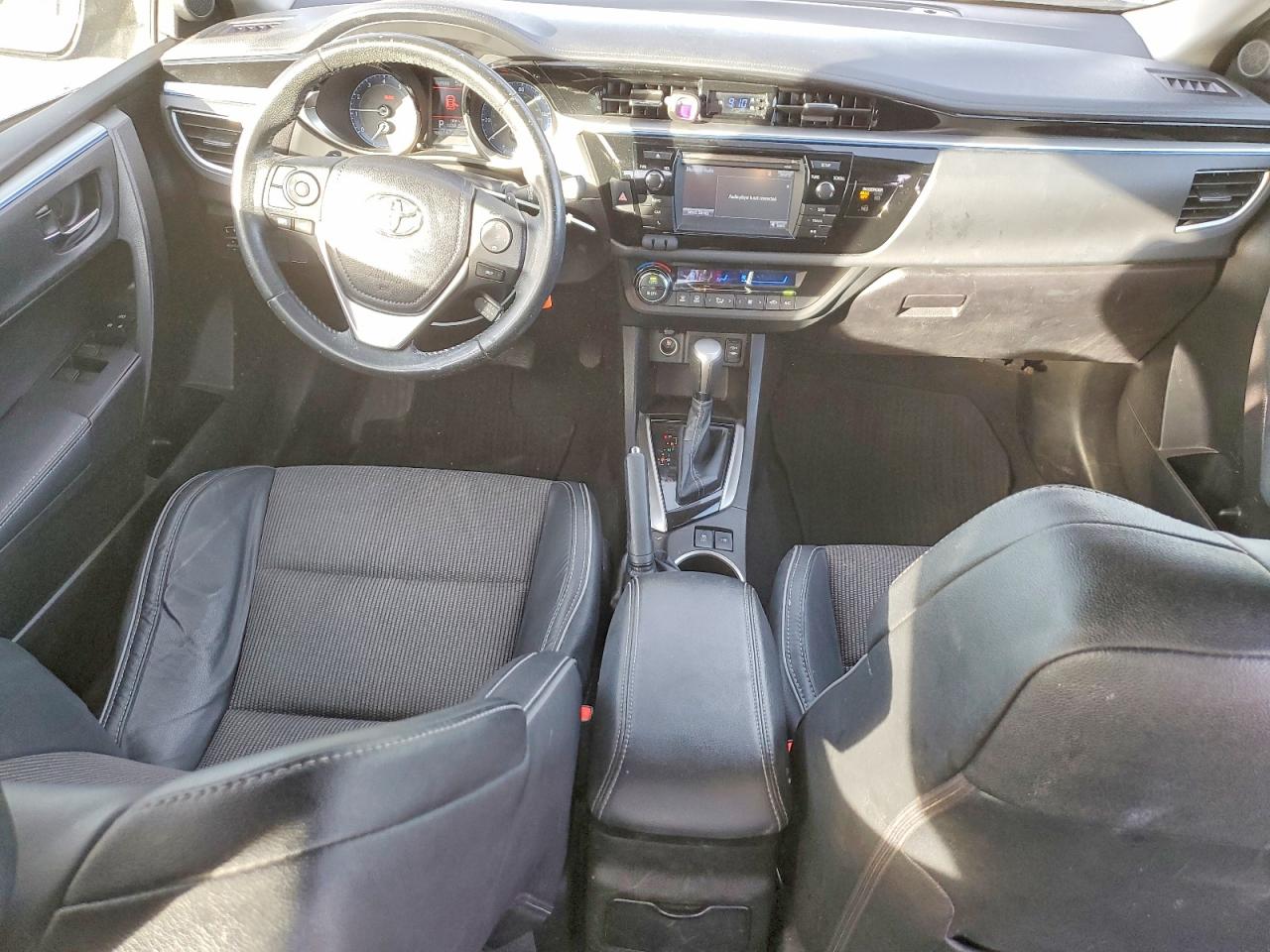 2015 TOYOTA COROLLA L photo 8