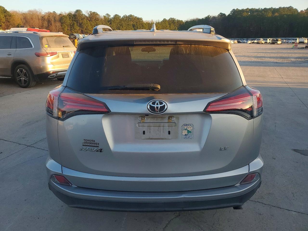2017 TOYOTA RAV4 LE photo 6