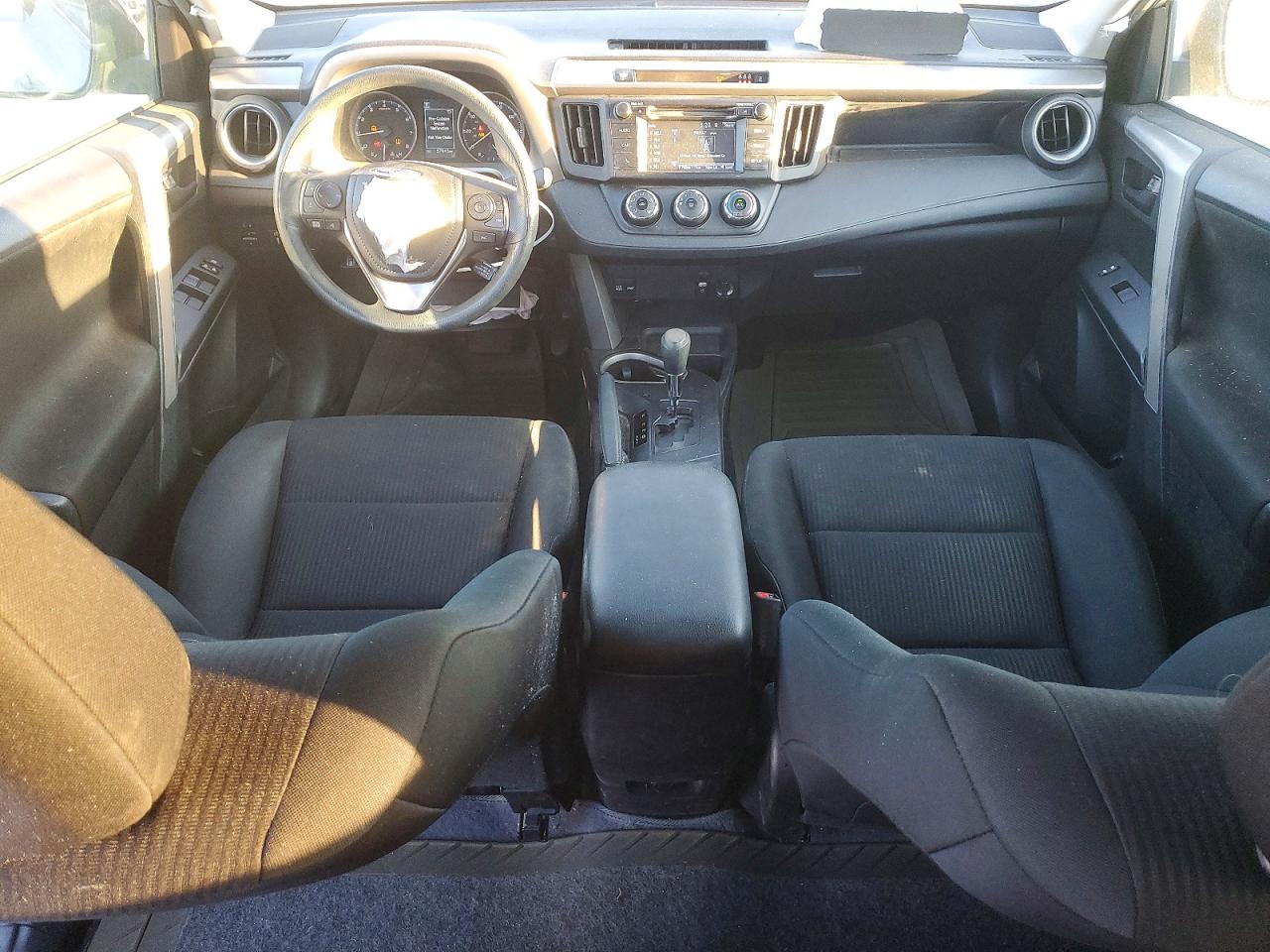 2017 TOYOTA RAV4 LE photo 8