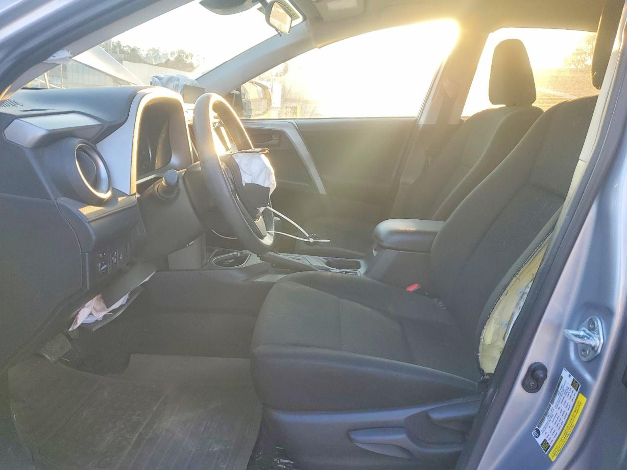 2017 TOYOTA RAV4 LE photo 7