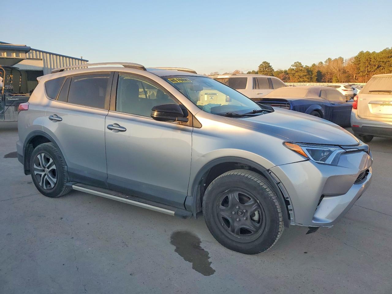 2017 TOYOTA RAV4 LE photo 4