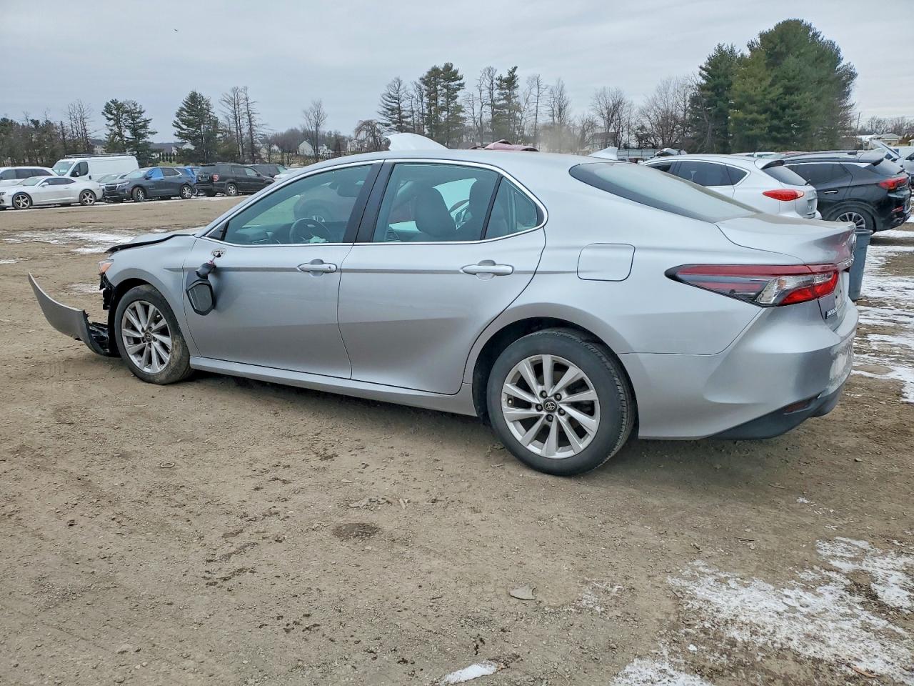 2021 TOYOTA CAMRY LE photo 2