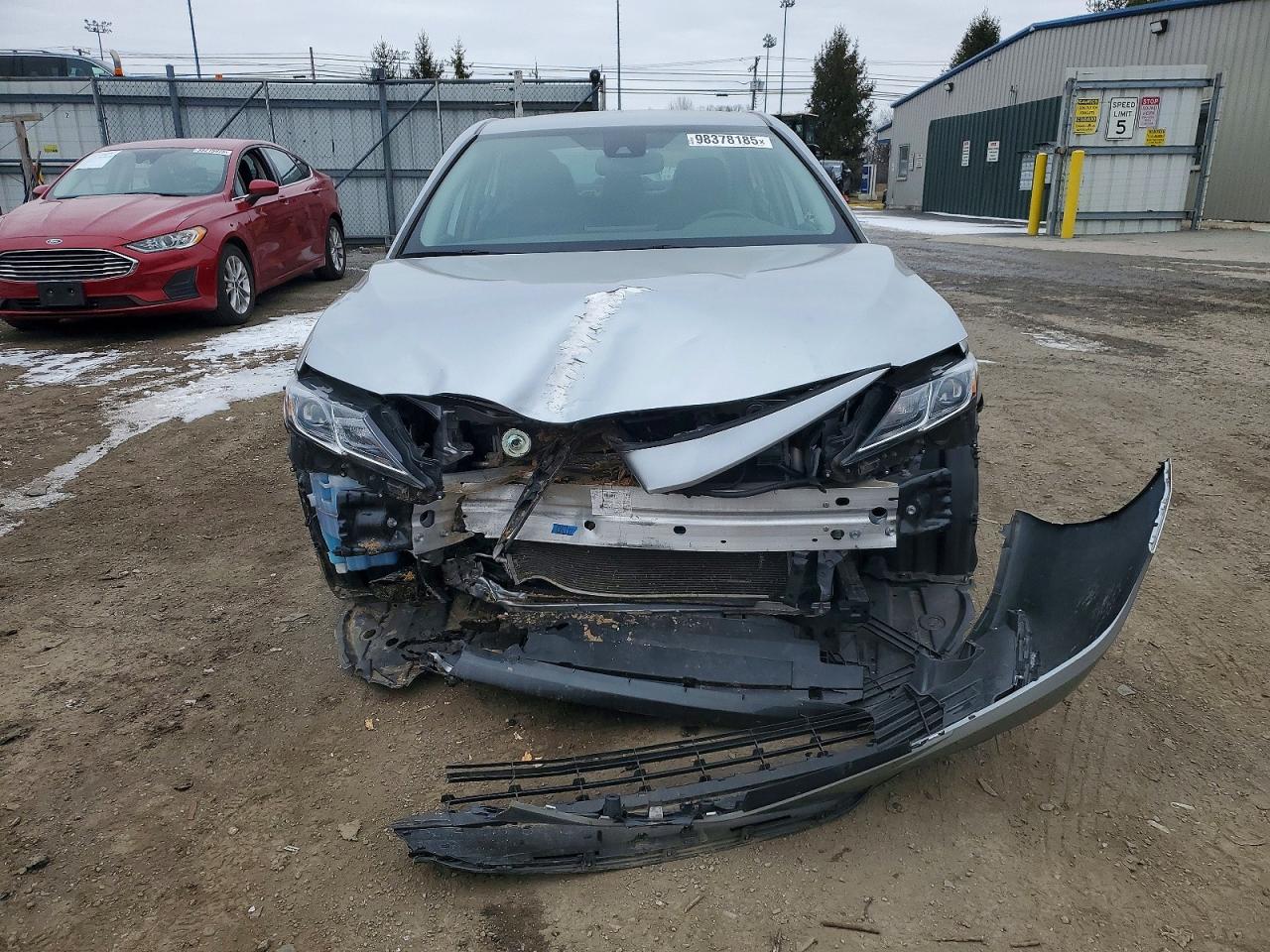 2021 TOYOTA CAMRY LE photo 5