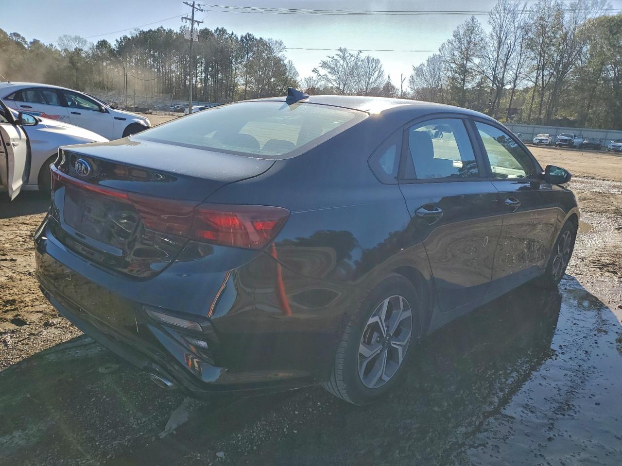 2019 KIA FORTE FE photo 3