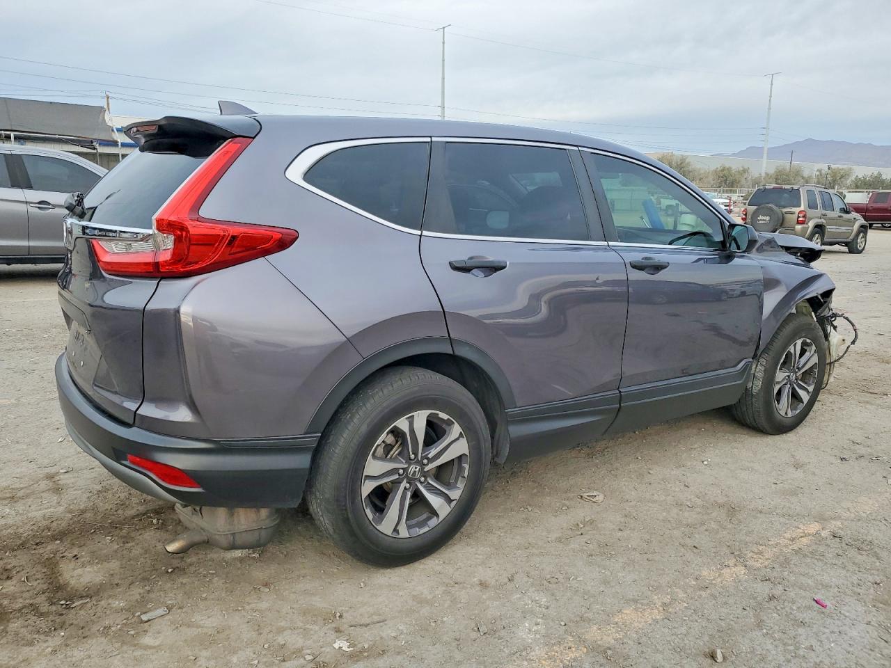 2017 HONDA CR-V LX photo 3