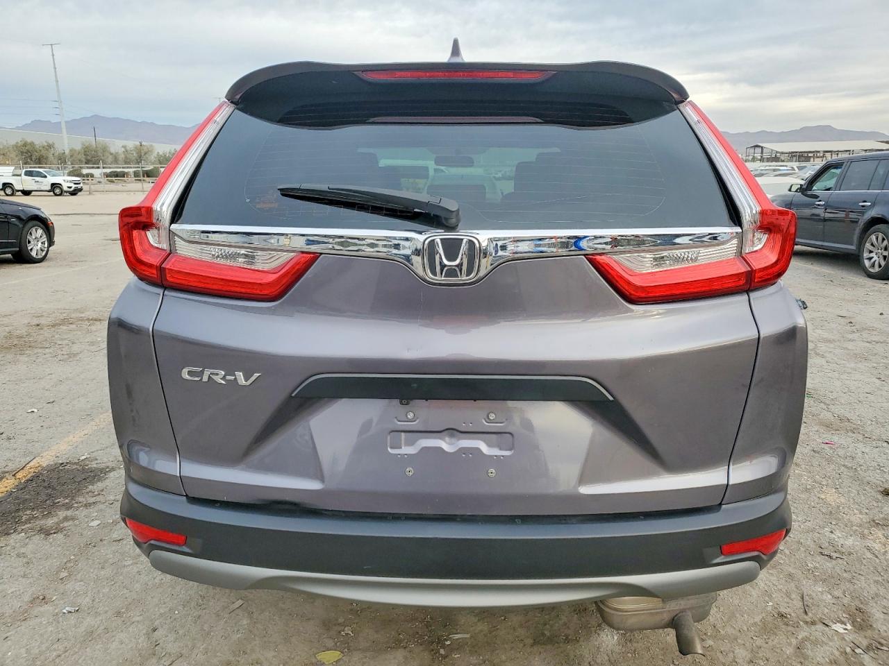 2017 HONDA CR-V LX photo 6