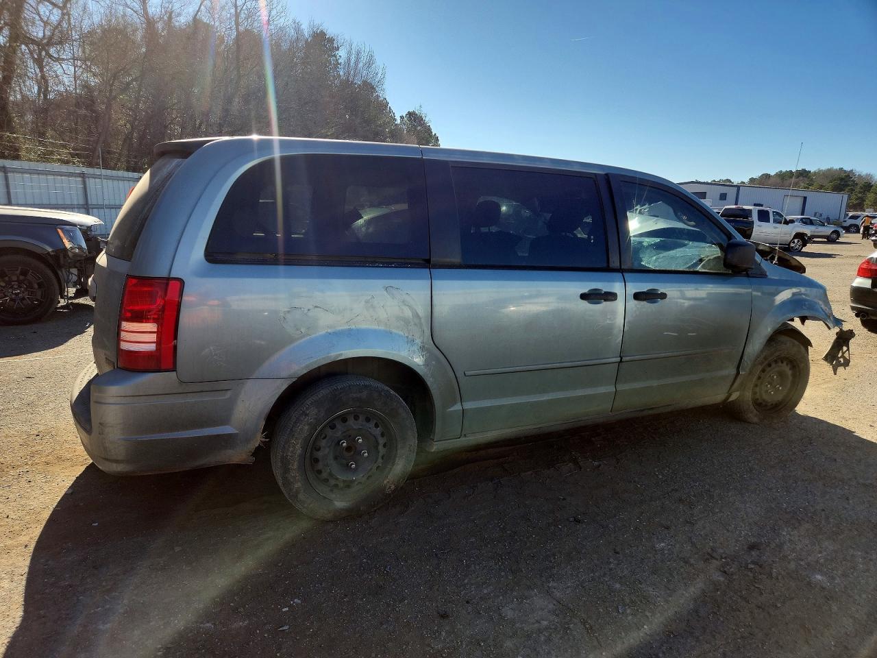 2008 CHRYSLER TOWN & COUNTRY LX photo 3