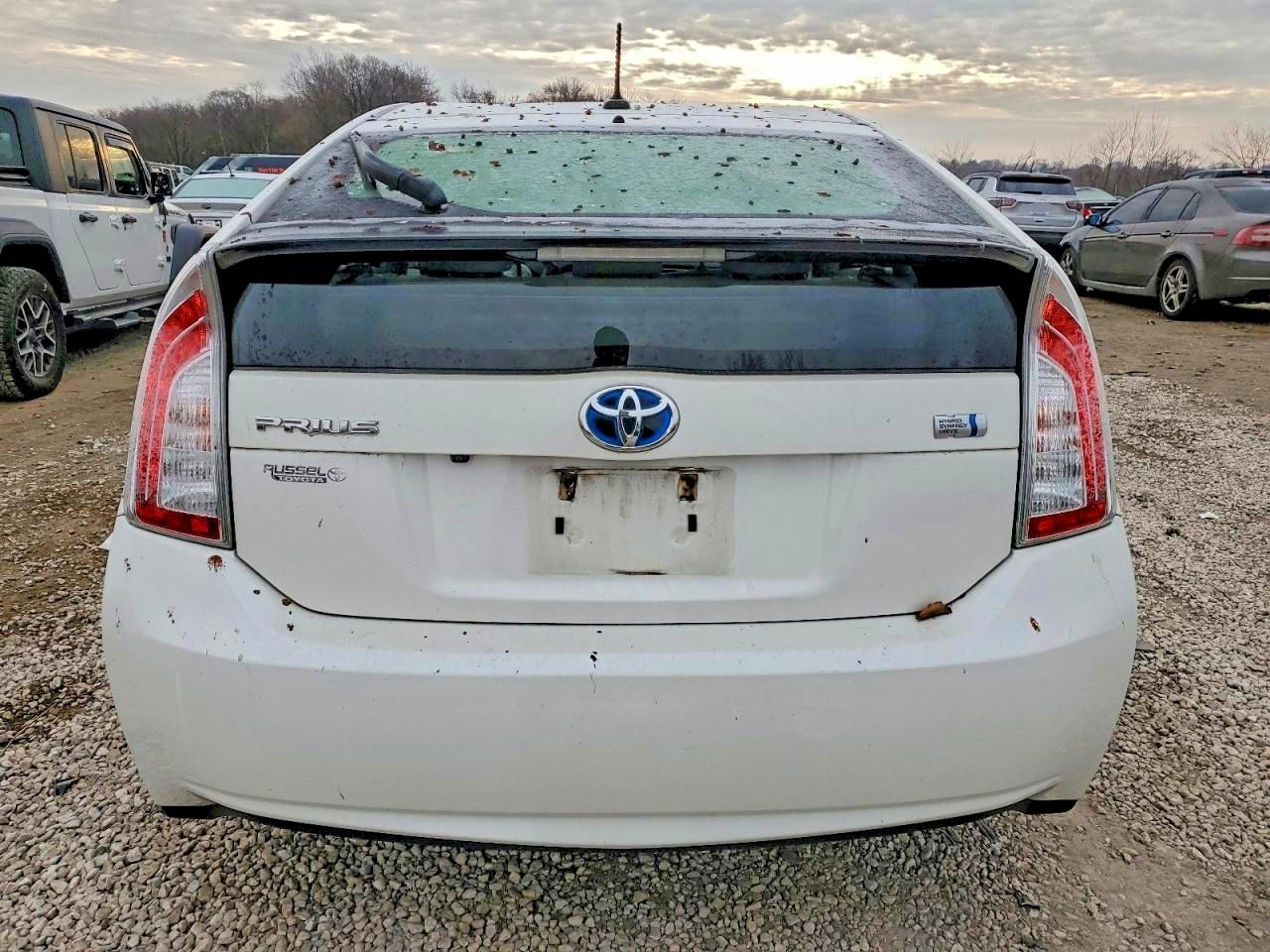 2013 TOYOTA PRIUS photo 6