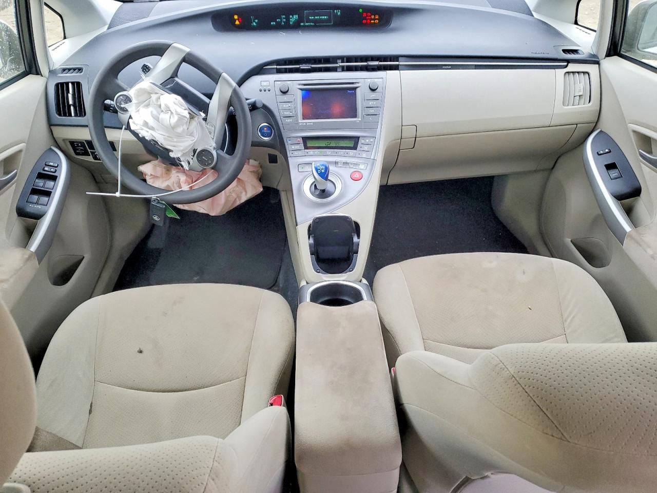 2013 TOYOTA PRIUS photo 8