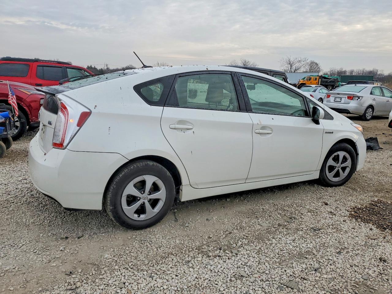 2013 TOYOTA PRIUS photo 3