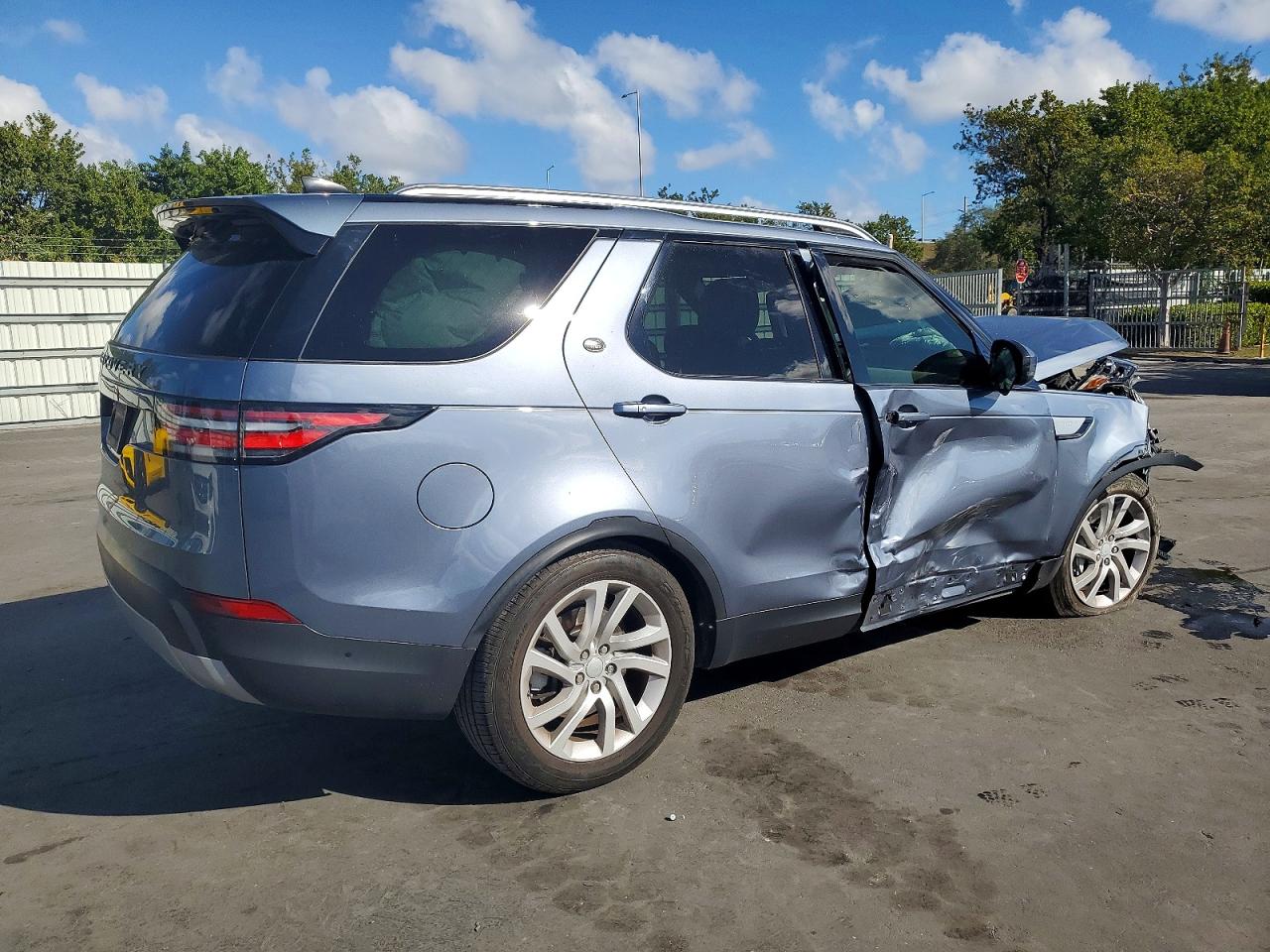 2020 LAND ROVER DISCOVERY HSE photo 3