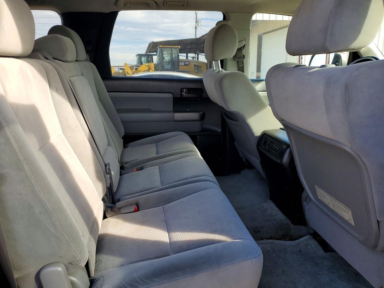 2011 TOYOTA SEQUOIA SR5 photo 11