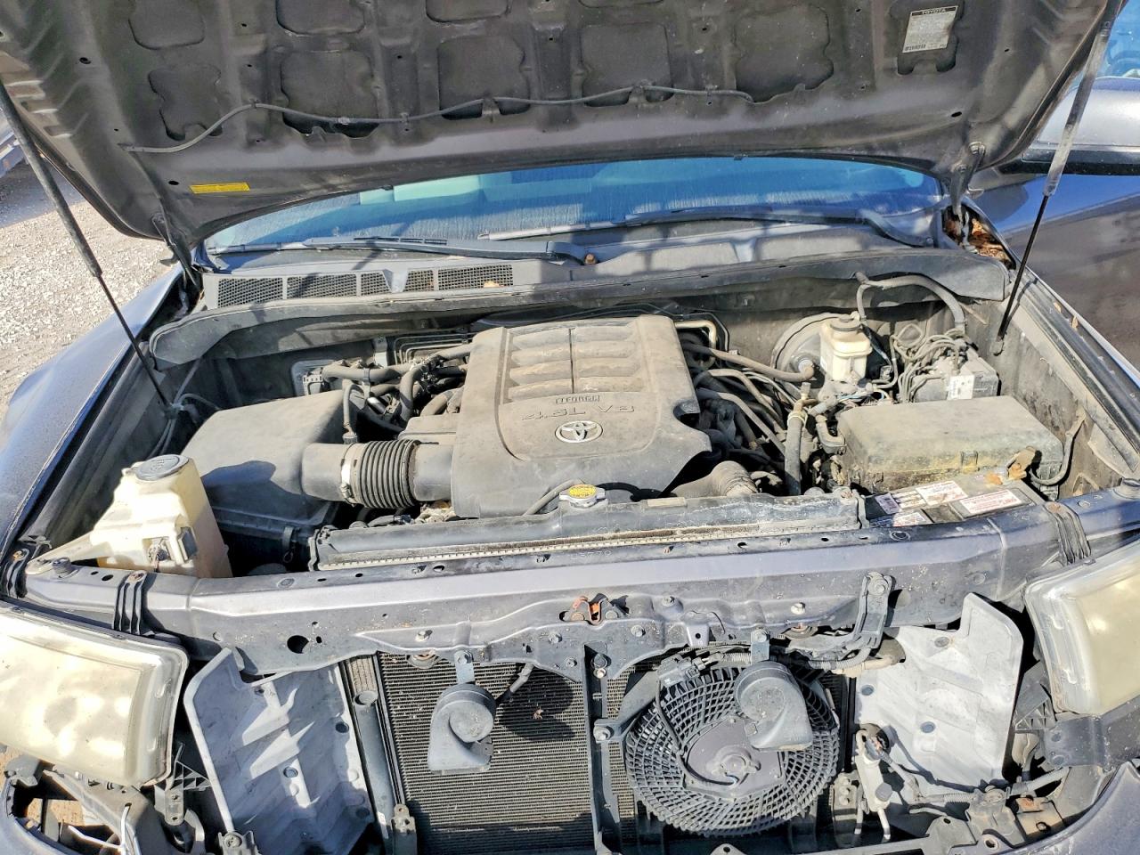 2011 TOYOTA SEQUOIA SR5 photo 12