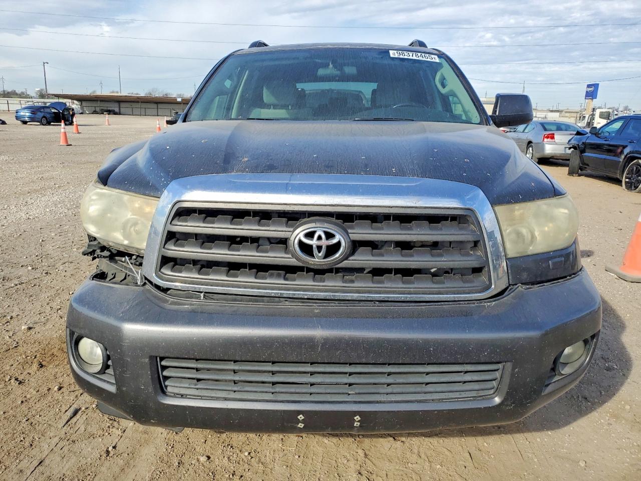 2011 TOYOTA SEQUOIA SR5 photo 5