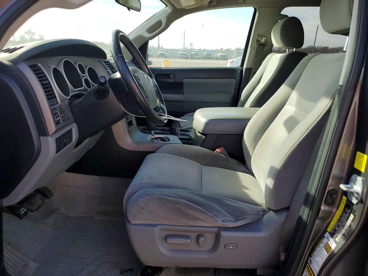 2011 TOYOTA SEQUOIA SR5 photo 7
