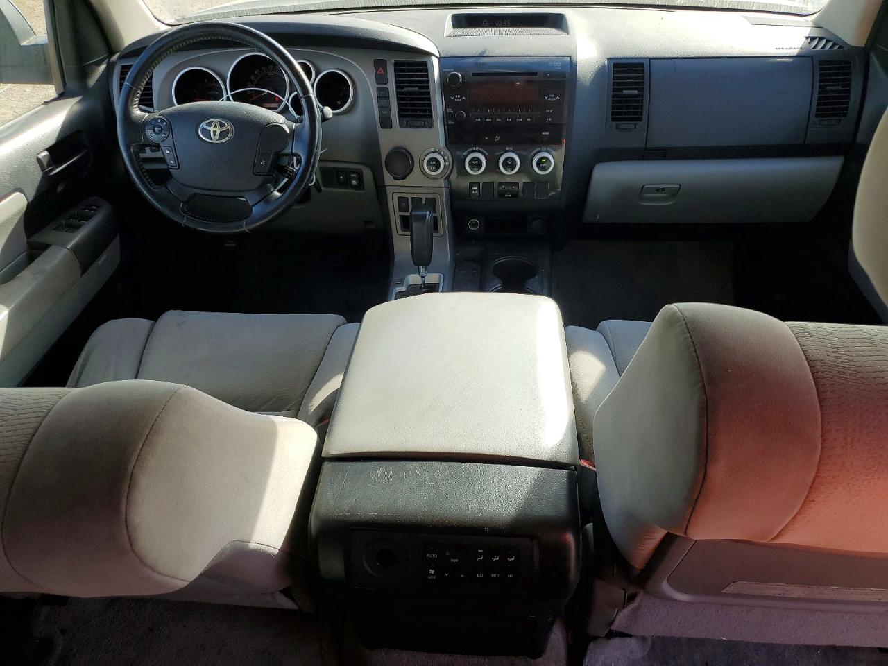 2011 TOYOTA SEQUOIA SR5 photo 8