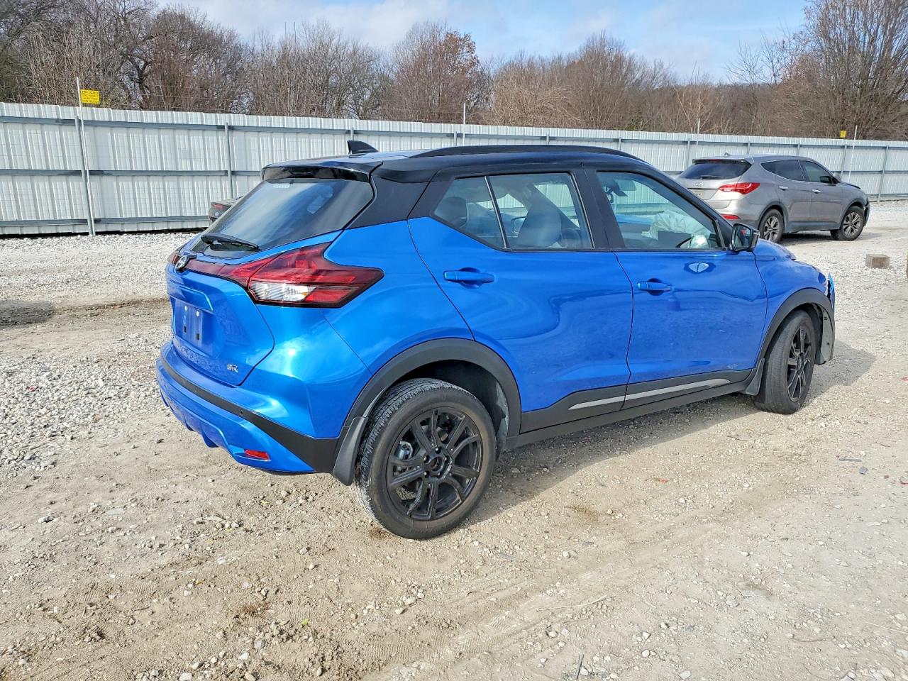 2023 NISSAN KICKS SR photo 3