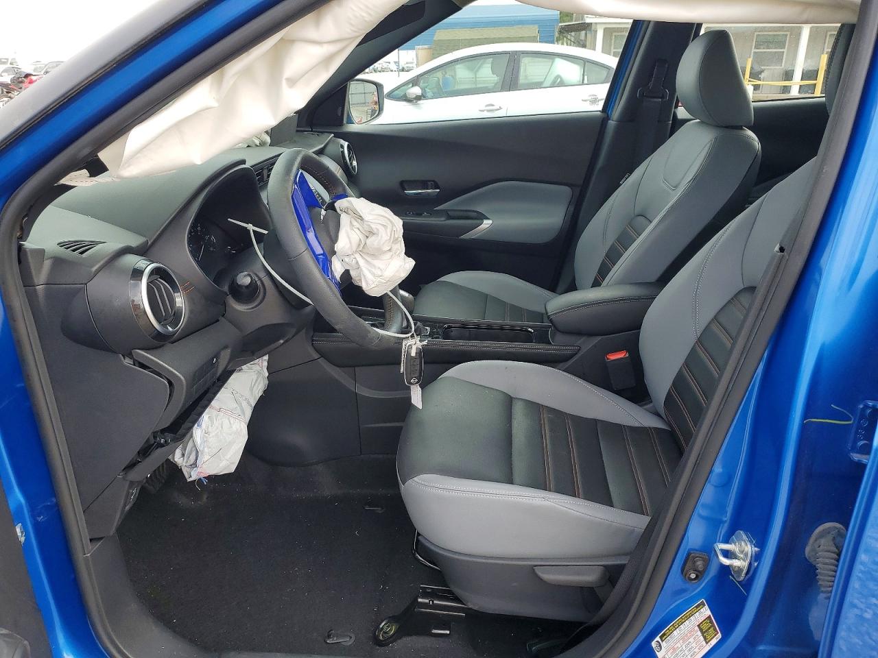 2023 NISSAN KICKS SR photo 7
