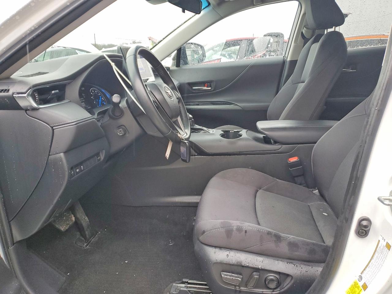 2024 TOYOTA VENZA LE photo 7