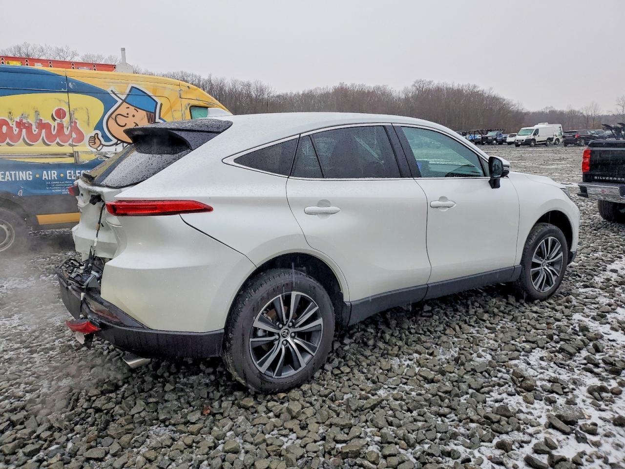 2024 TOYOTA VENZA LE photo 3