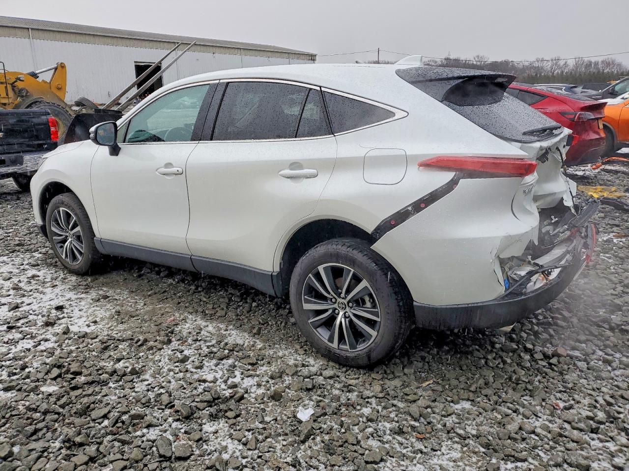 2024 TOYOTA VENZA LE photo 2