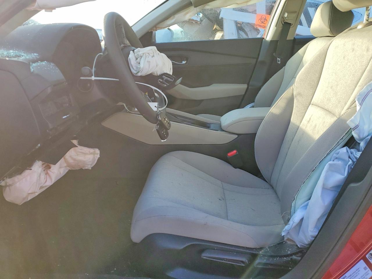 2025 HONDA ACCORD LX photo 13