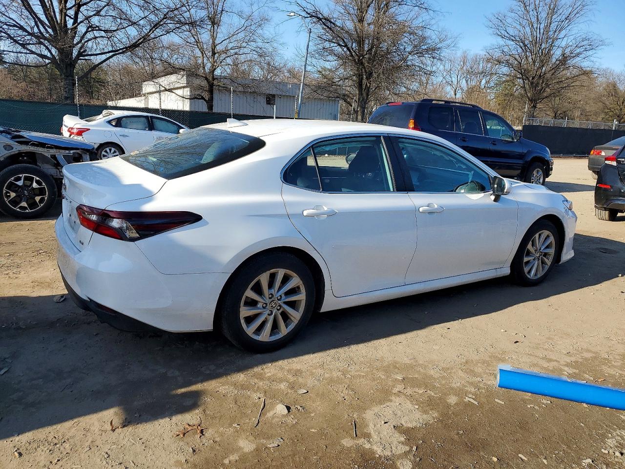 2024 TOYOTA CAMRY LE photo 3
