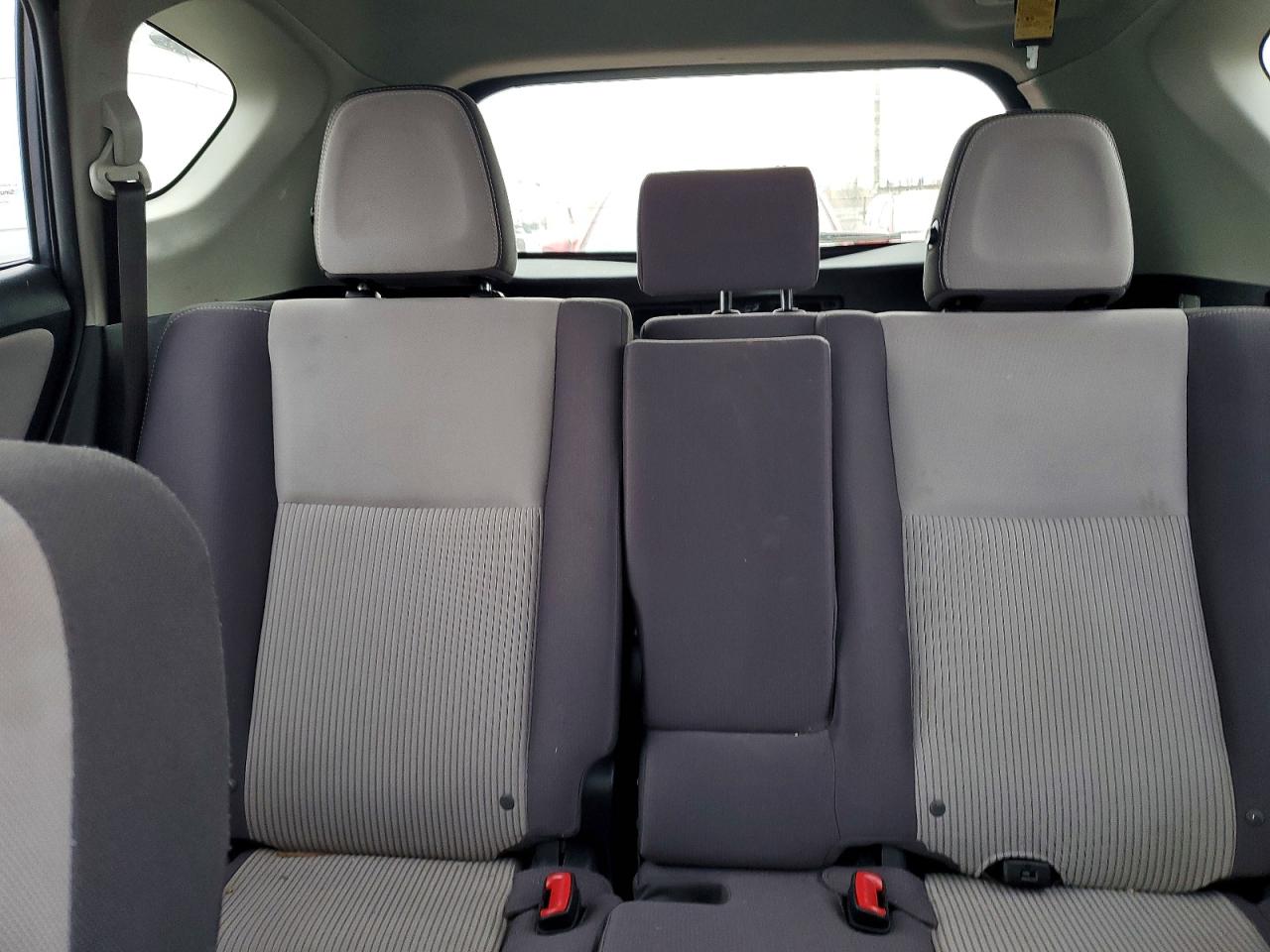 2014 TOYOTA RAV4 XLE photo 10