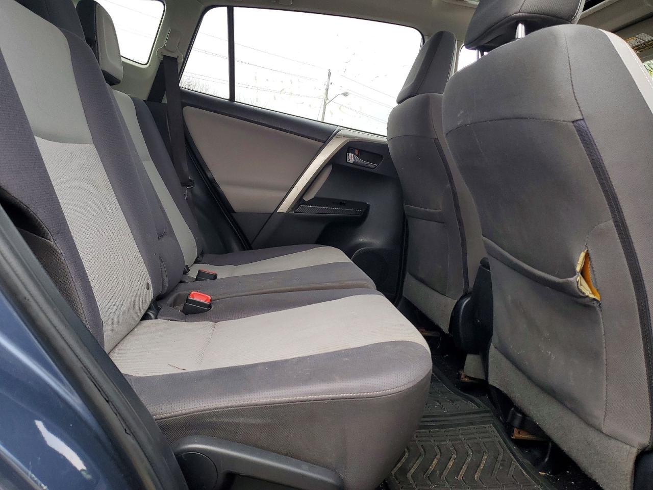 2014 TOYOTA RAV4 XLE photo 11