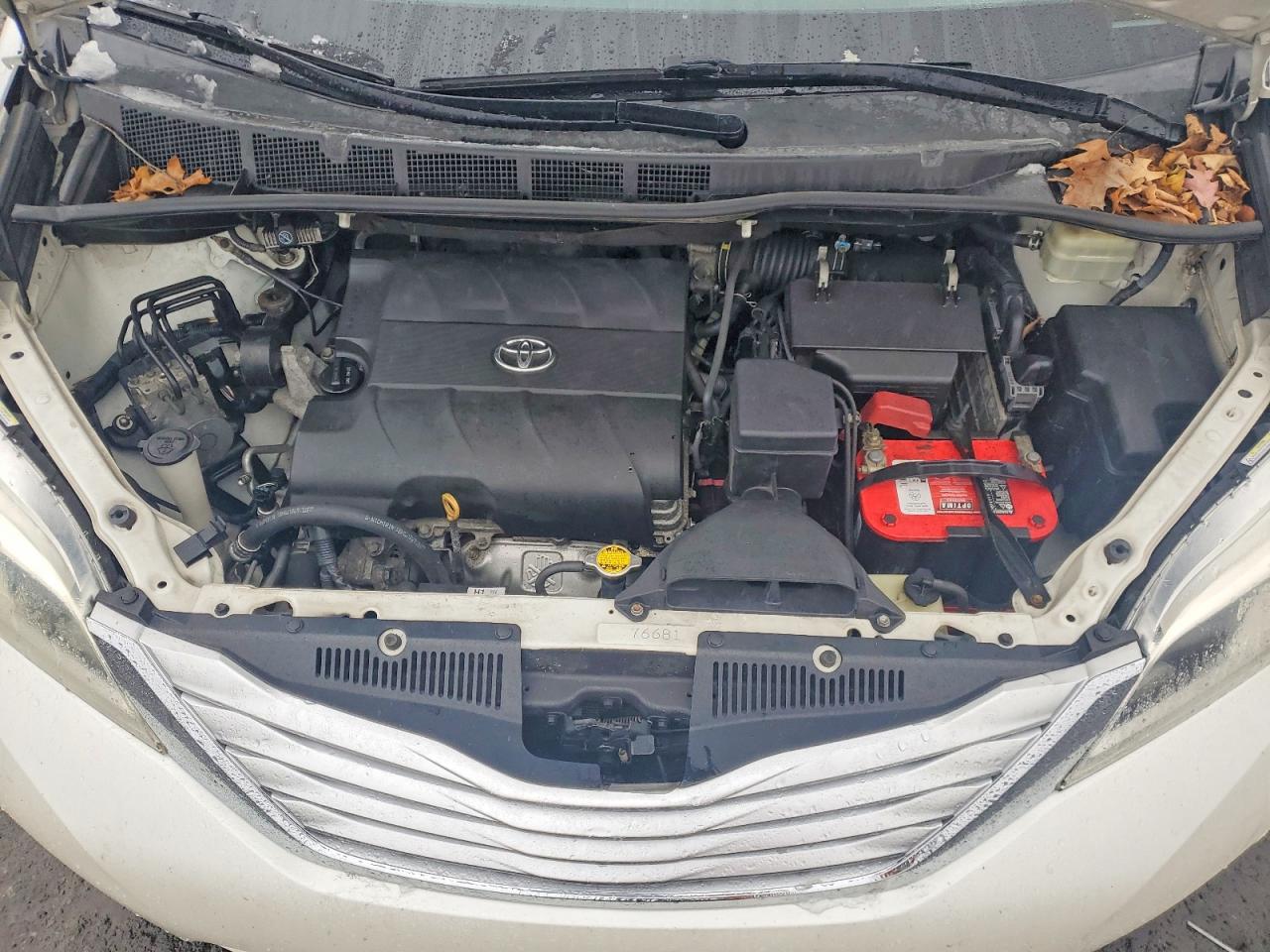 2016 TOYOTA SIENNA XLE photo 12