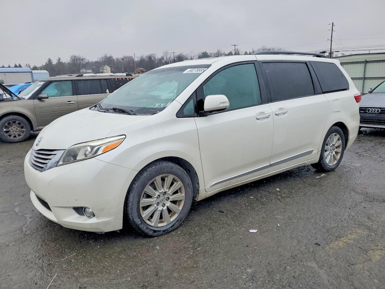 2016 TOYOTA SIENNA