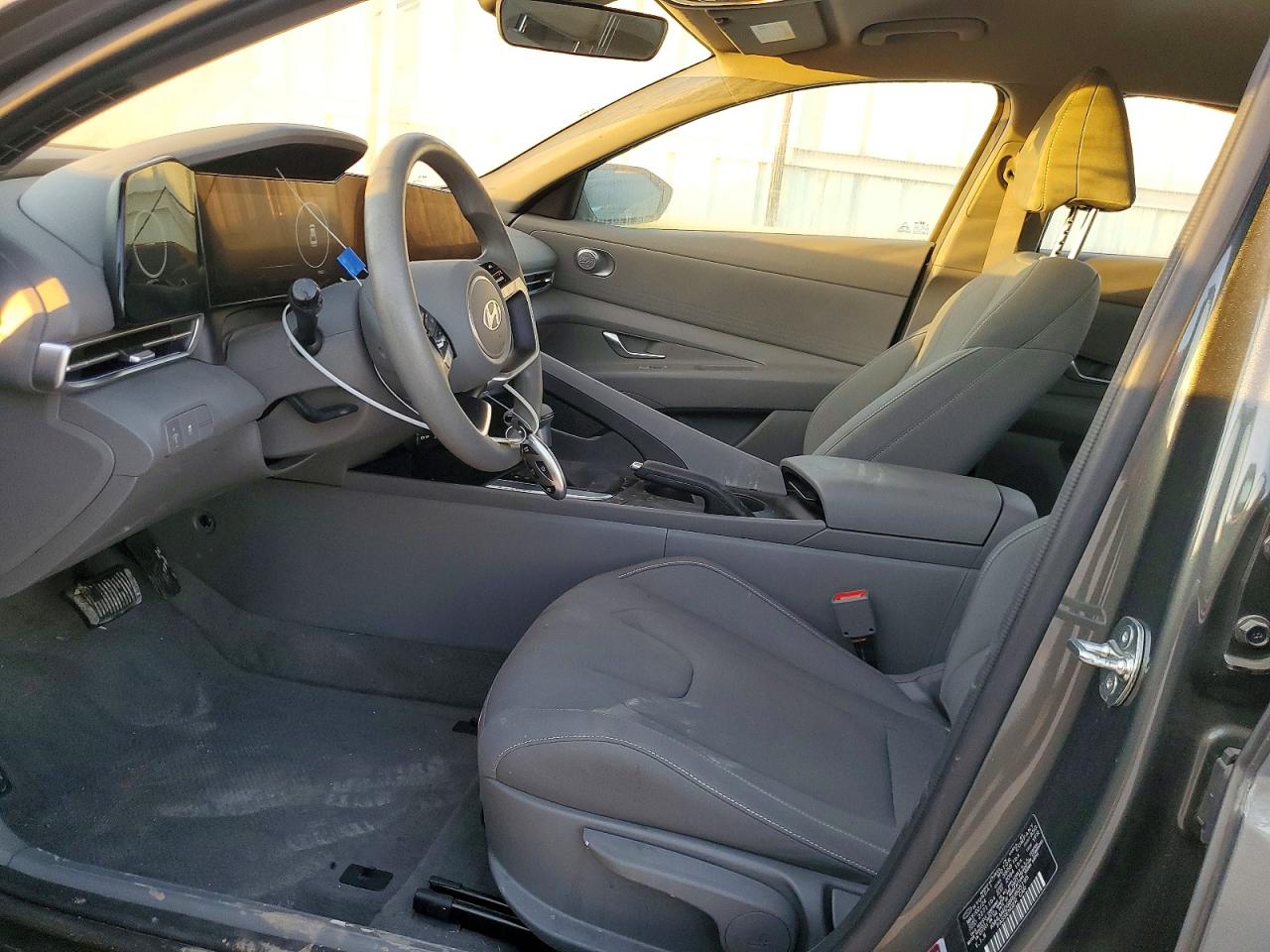 2024 HYUNDAI ELANTRA SEL photo 7