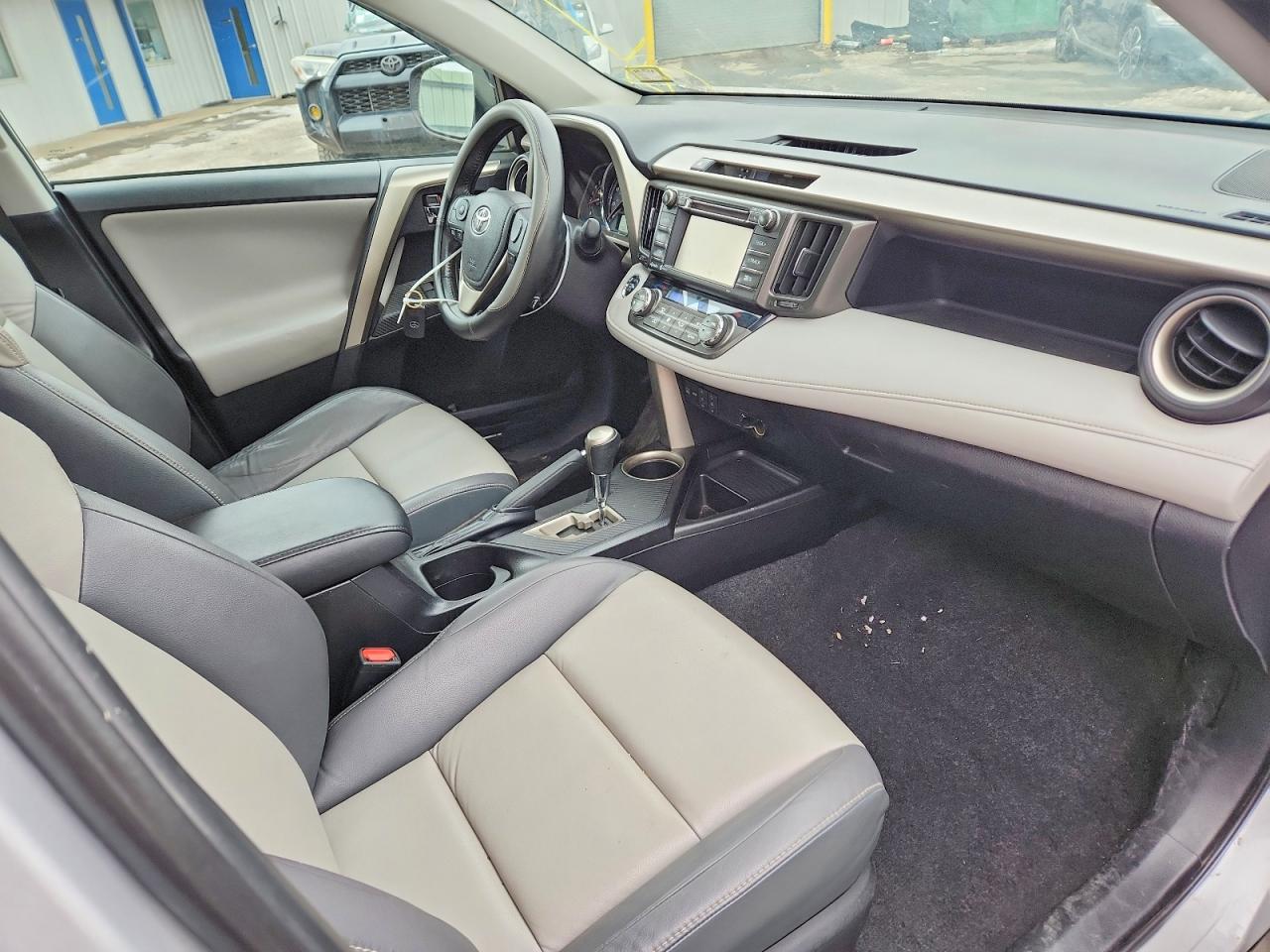 2015 TOYOTA RAV4 LIMITED photo 13