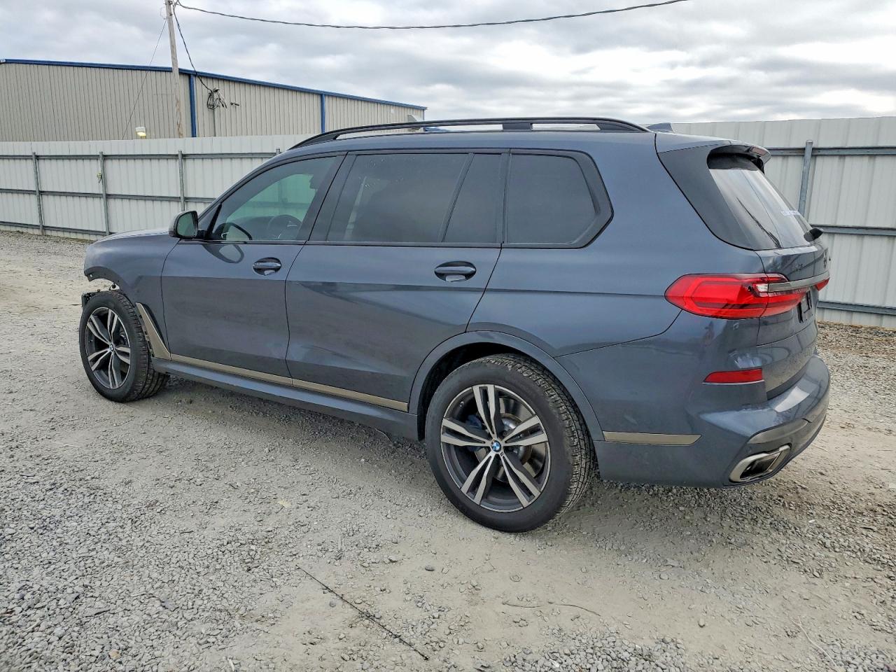 2020 BMW X7 M50I photo 2