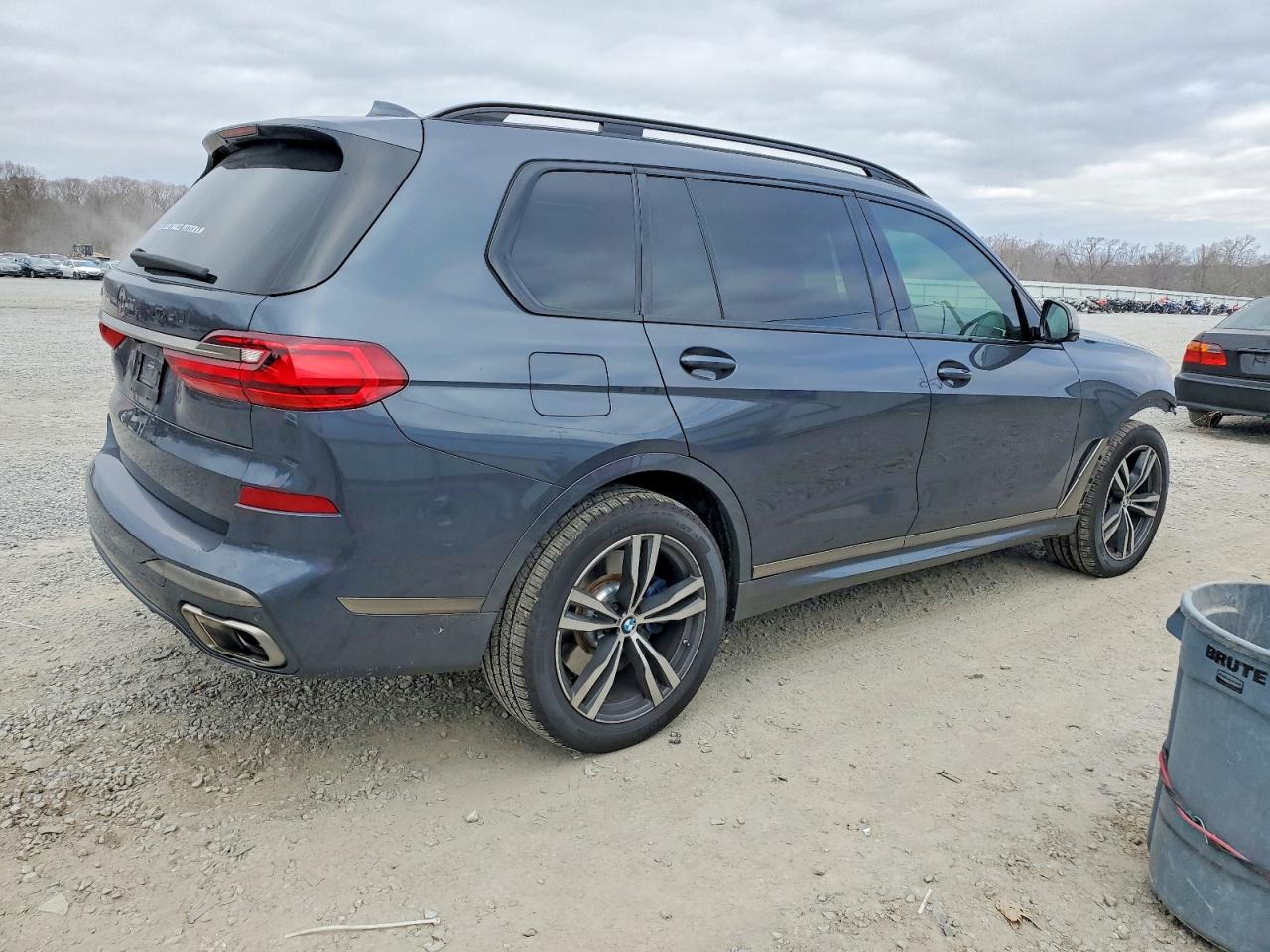 2020 BMW X7 M50I photo 3
