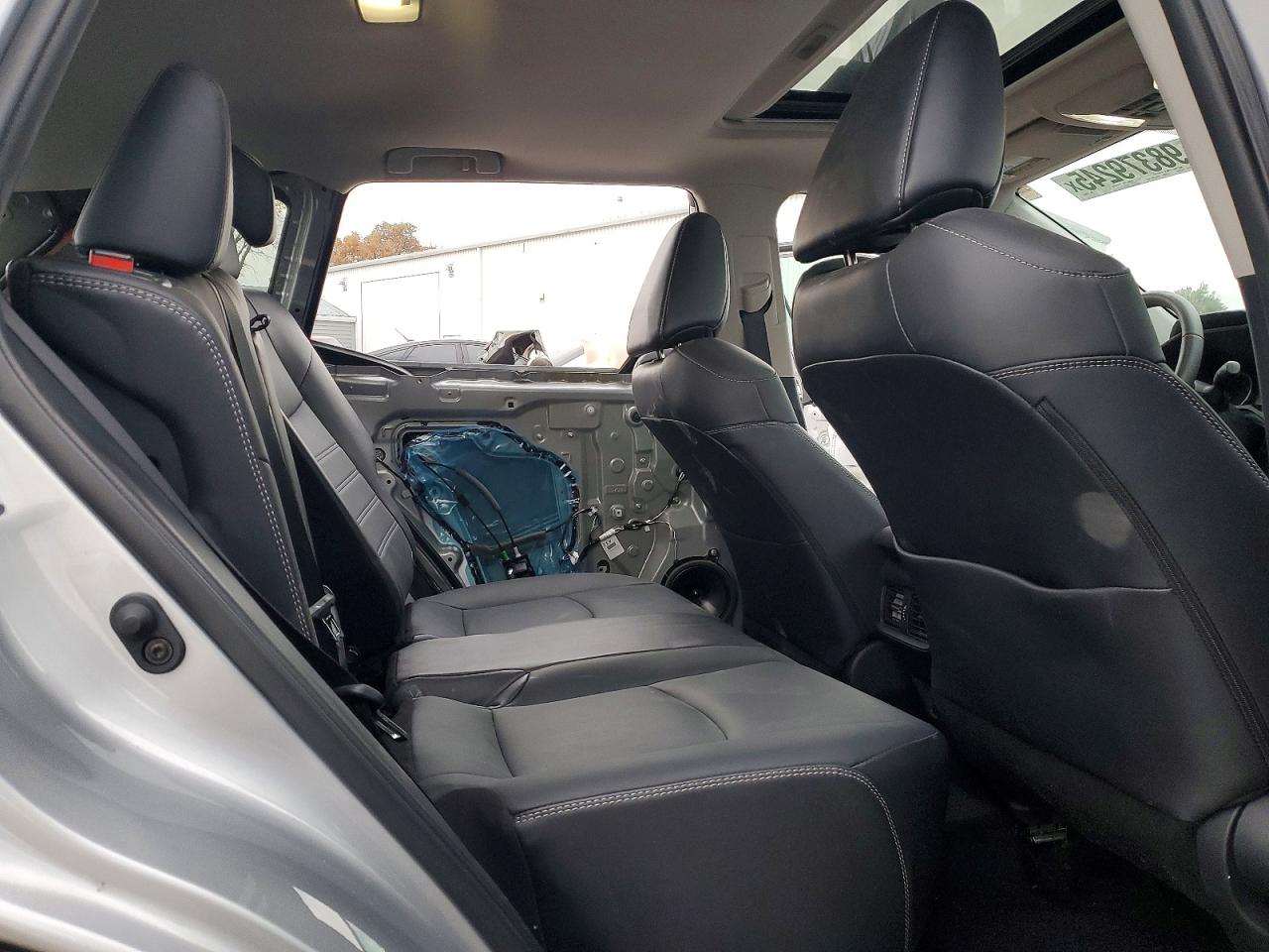 2022 TOYOTA RAV4 XLE PREMIUM photo 11