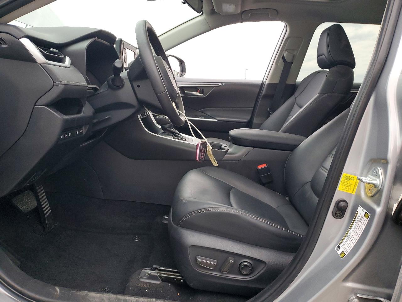 2022 TOYOTA RAV4 XLE PREMIUM photo 7