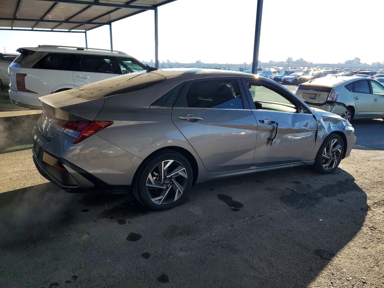 2025 HYUNDAI ELANTRA LIMITED photo 3