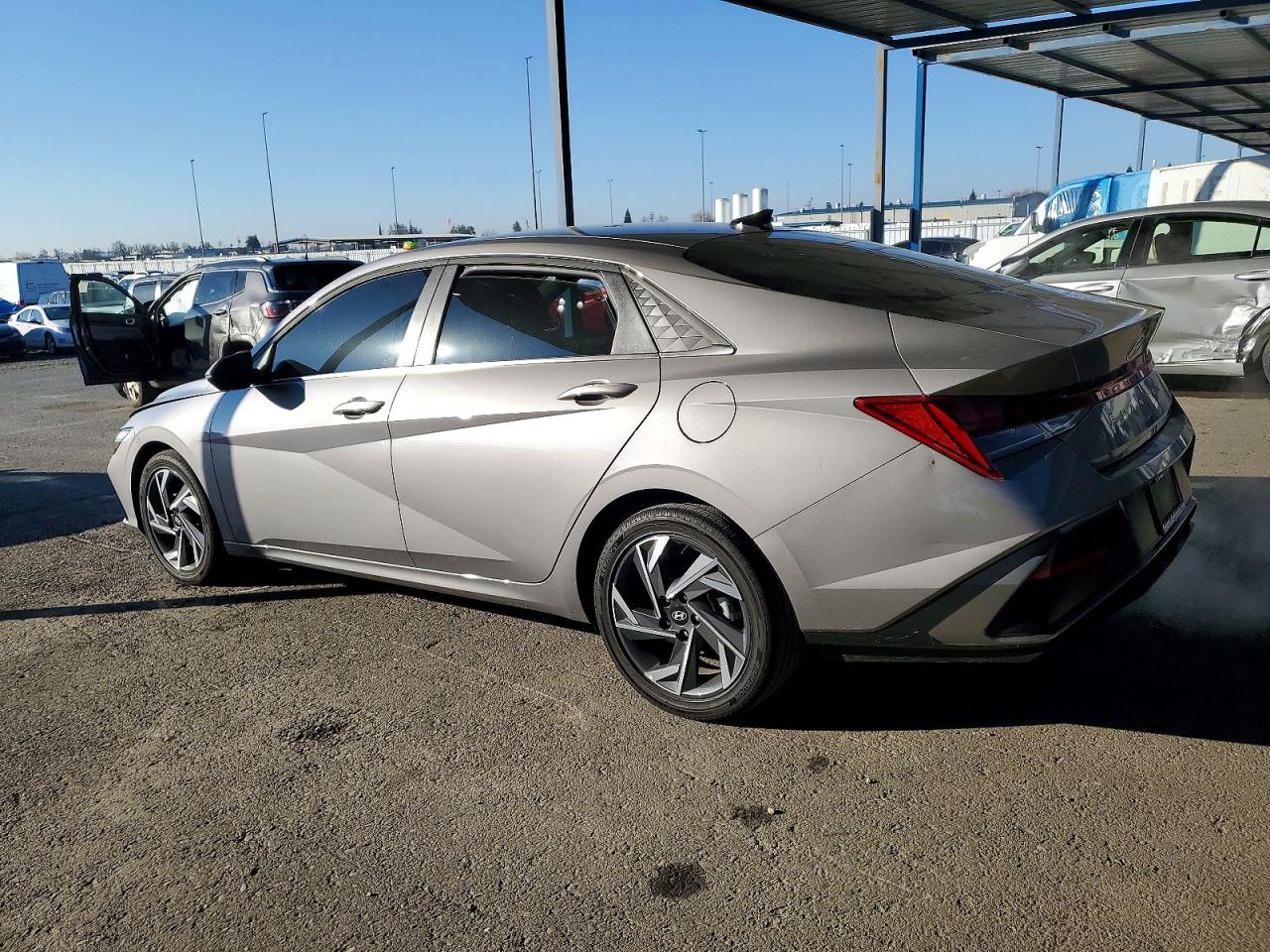 2025 HYUNDAI ELANTRA LIMITED photo 2
