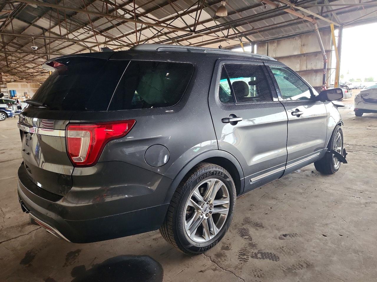 2016 FORD EXPLORER XLT photo 3