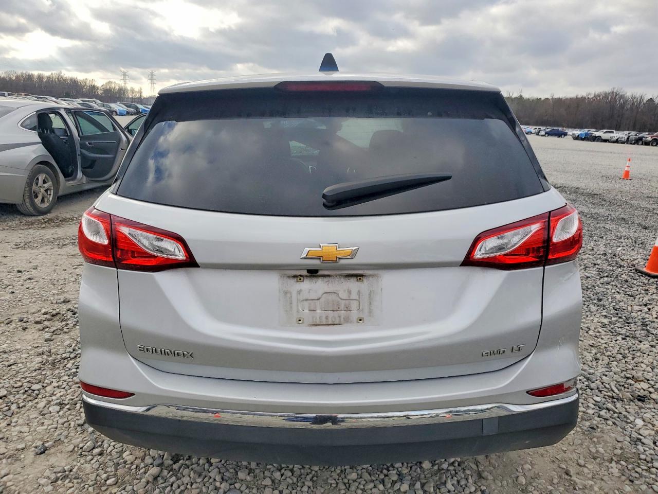 2020 CHEVROLET EQUINOX LT photo 6