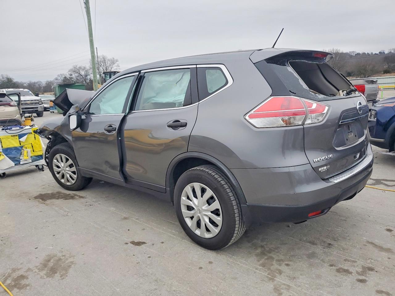 2016 NISSAN ROGUE S photo 2