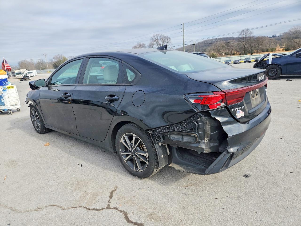 2023 KIA FORTE LX photo 3