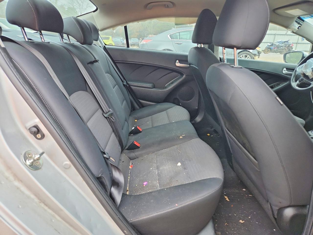 2018 KIA FORTE LX photo 19
