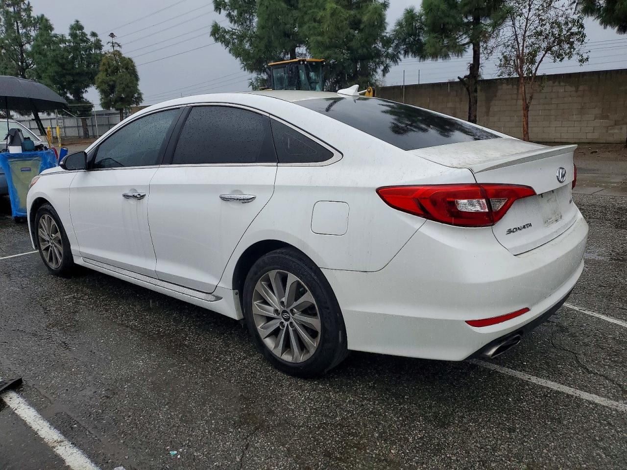 2015 HYUNDAI SONATA SPORT photo 2