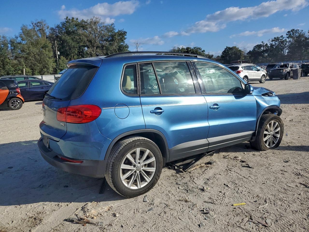 2017 VOLKSWAGEN TIGUAN S photo 3