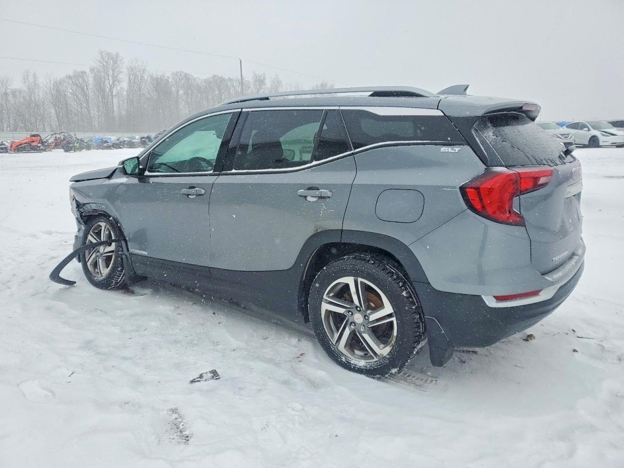 2020 GMC TERRAIN SLT photo 2